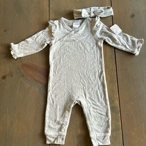 NWT Okie dokie Gray Romper with Headband